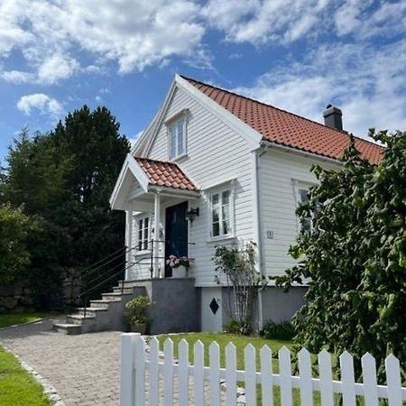 Hybel Med Bad Apartment Egersund Exterior photo